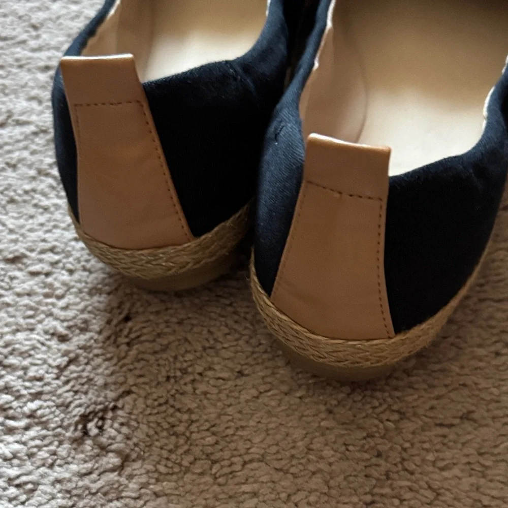 Easy Spirit e360 Black Espadrille Flats. Size 8. NWT.